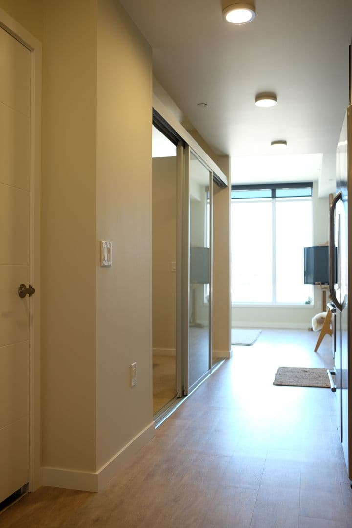 Bellevue Apartment: 88 102nd Ave NE