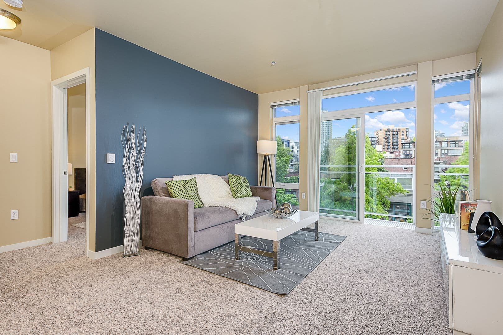 Seattle Apartment: 1615 Belmont Ave