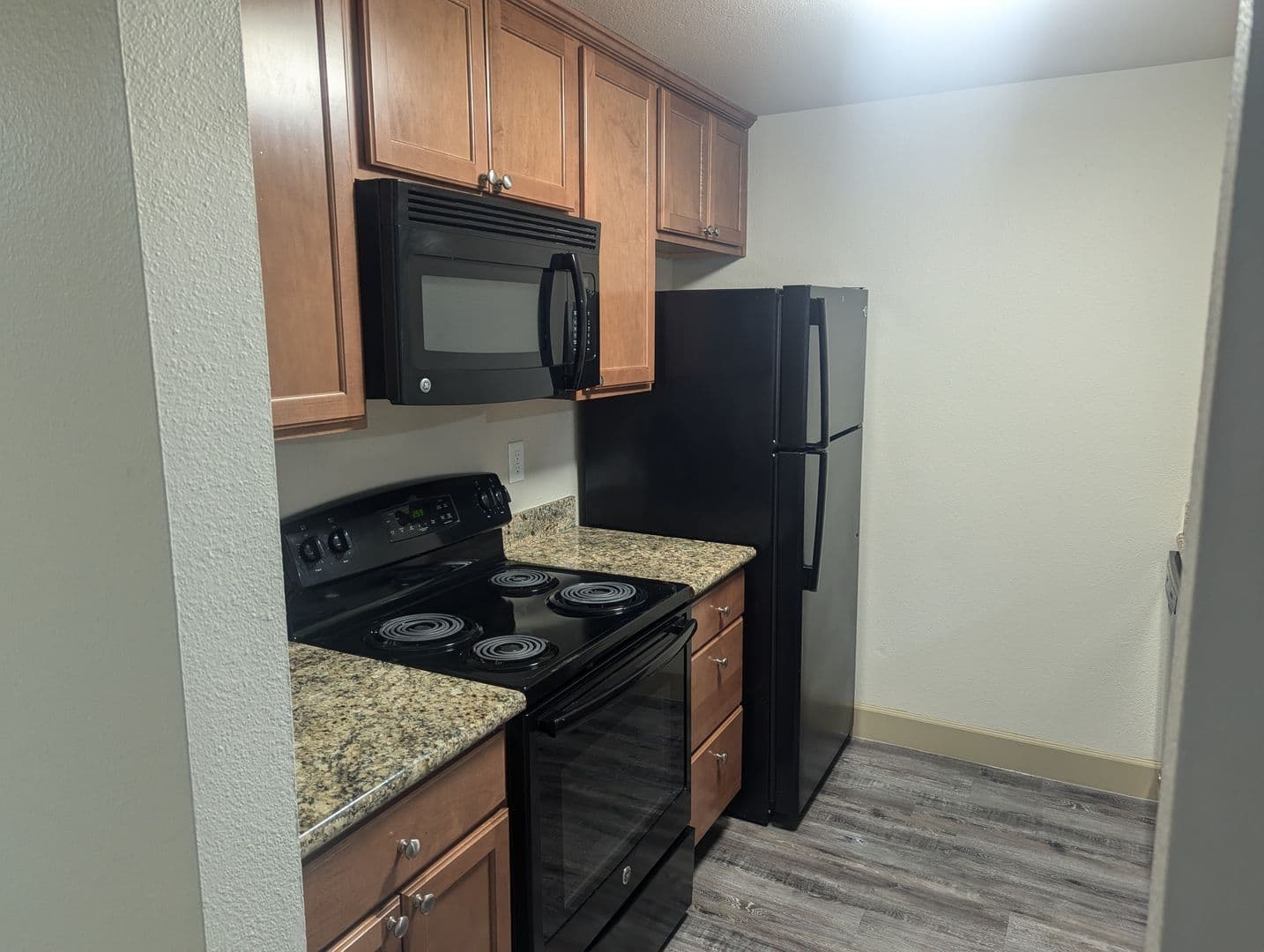 Kent Apartment: 9626 S 252nd St