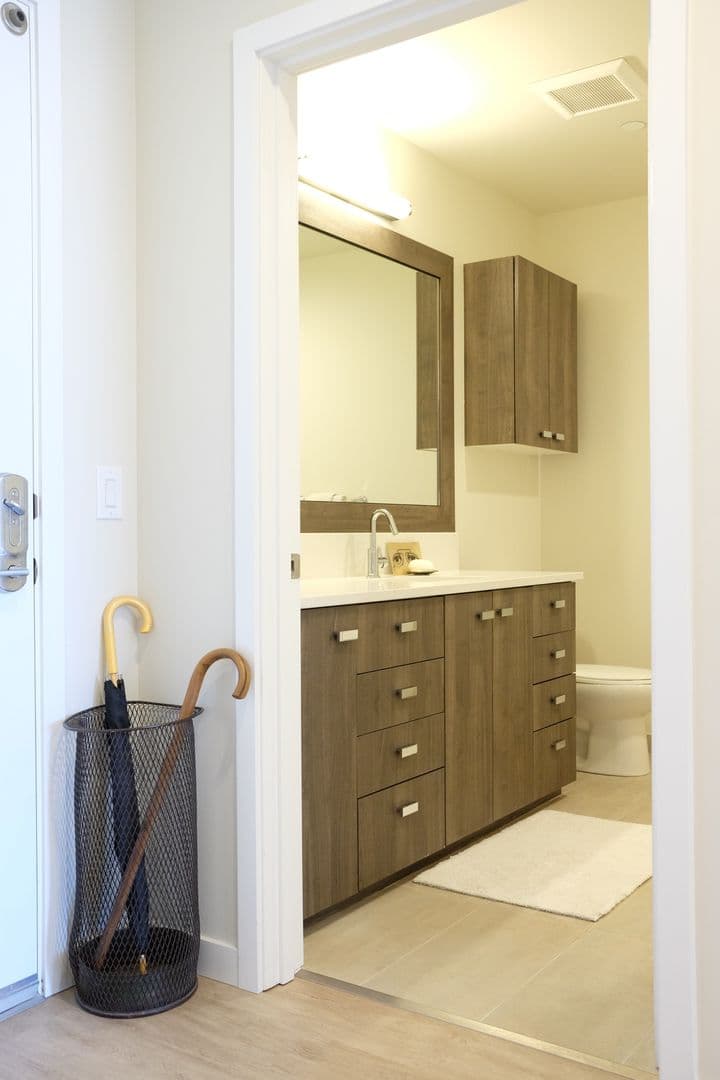 Bellevue Apartment: 88 102nd Ave NE