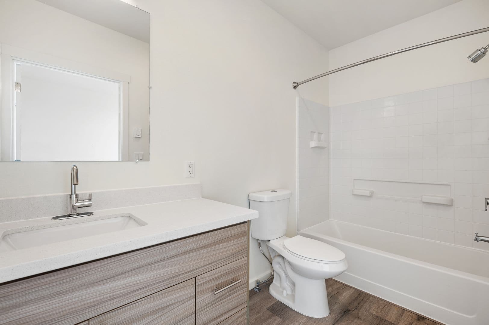 Seattle Apartment: 1427 NW 65th St