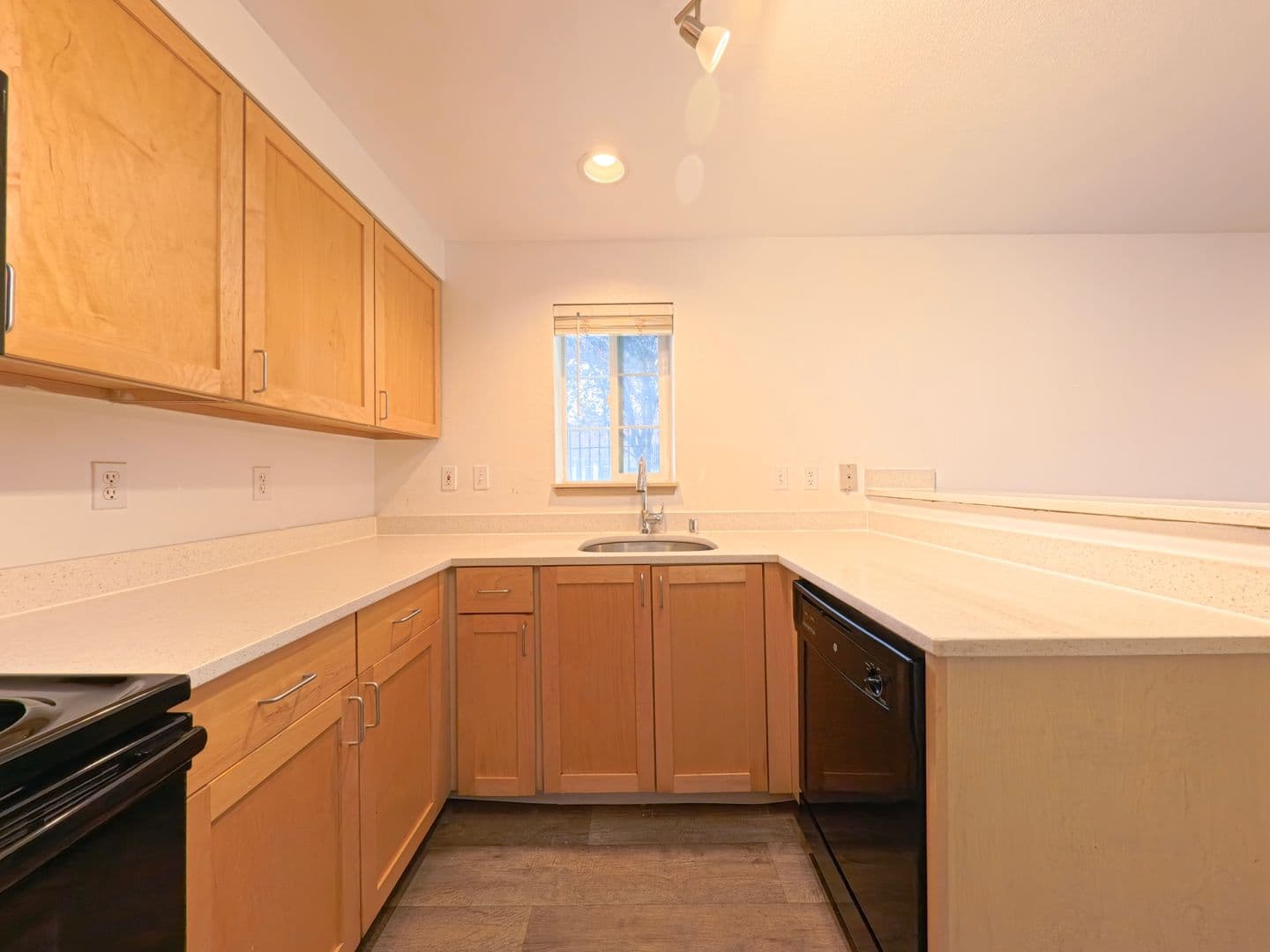 Tacoma Apartment: 10925 Park Ave S
