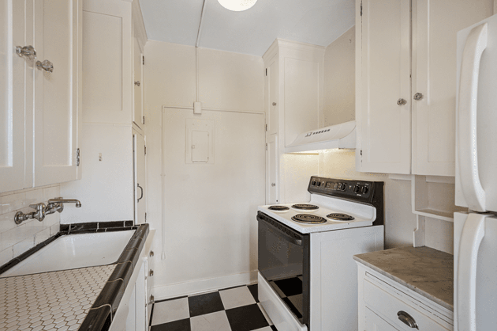 Seattle Apartment: 1450 E Republican St