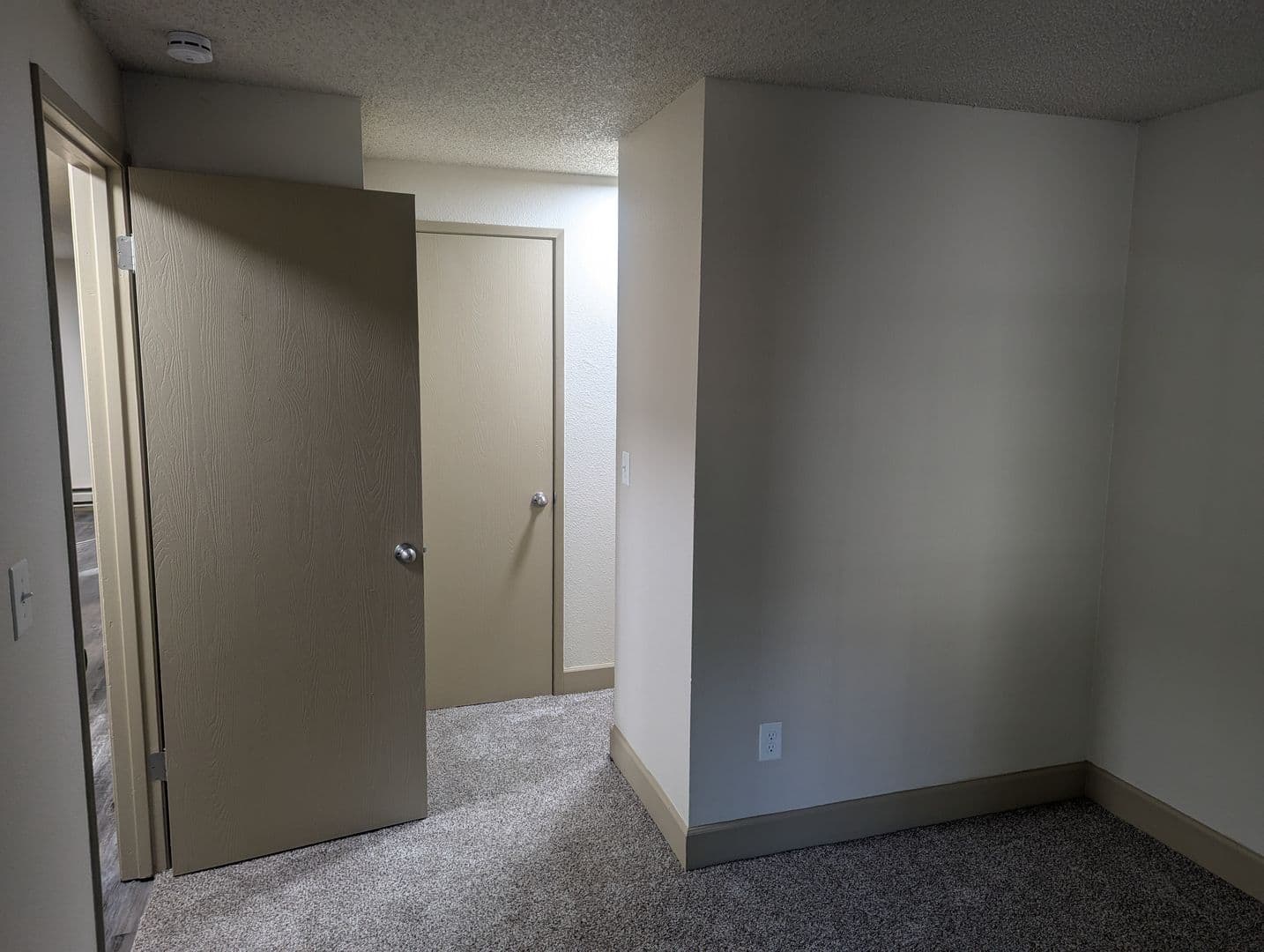 Kent Apartment: 9626 S 252nd St