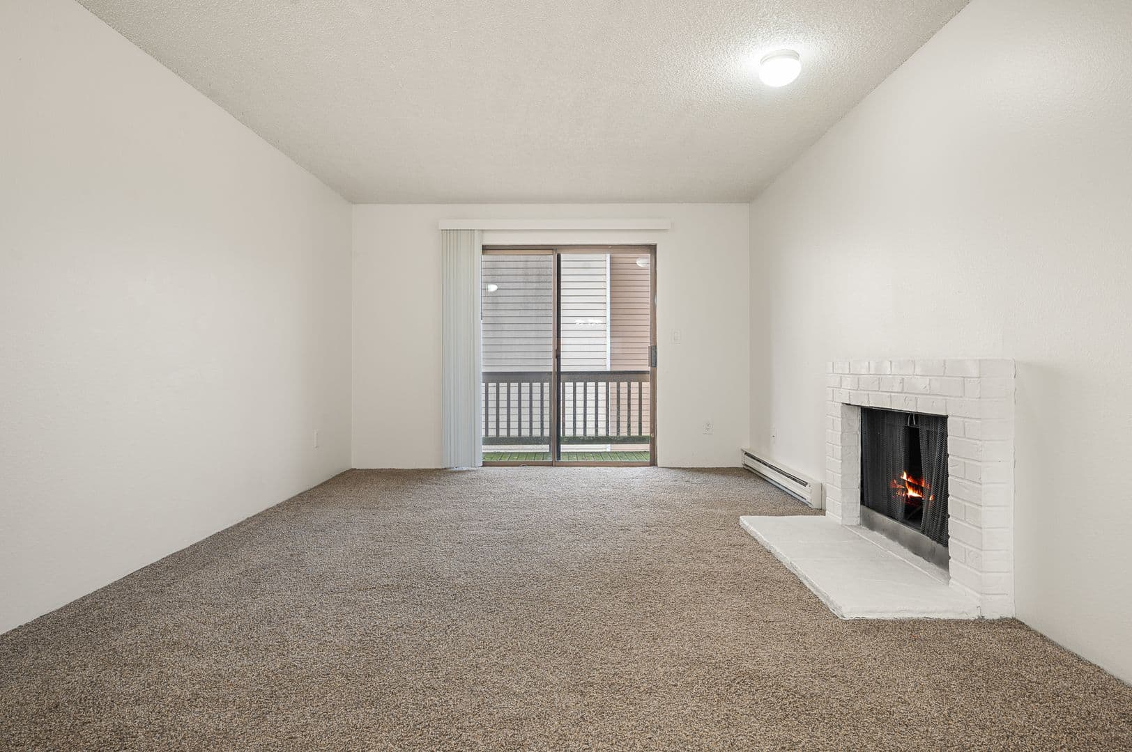 Everett Apartment: 702 W Casino Rd