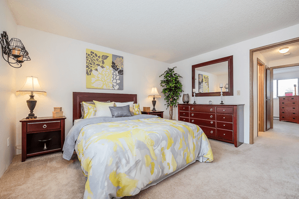 Everett Apartment: 702 W Casino Rd