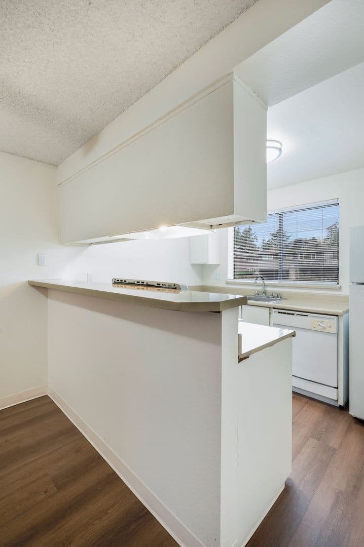 Everett Apartment: 702 W Casino Rd