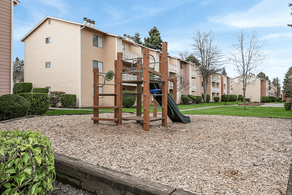 Everett Apartment: 702 W Casino Rd