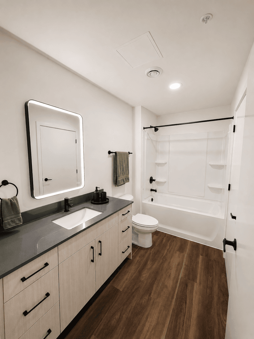 Seattle Apartment: 201 Queen Anne Ave N