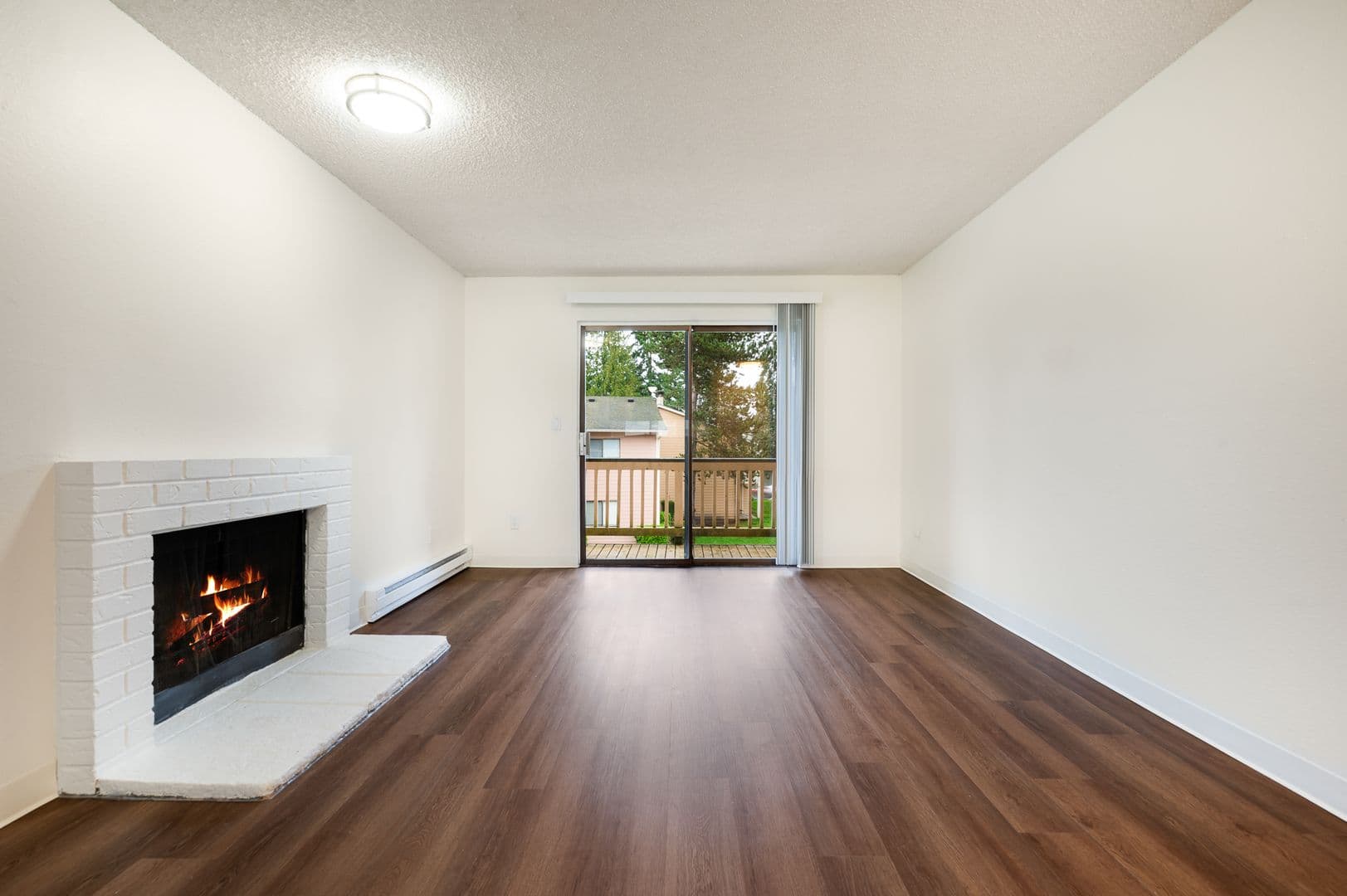 Everett Apartment: 702 W Casino Rd