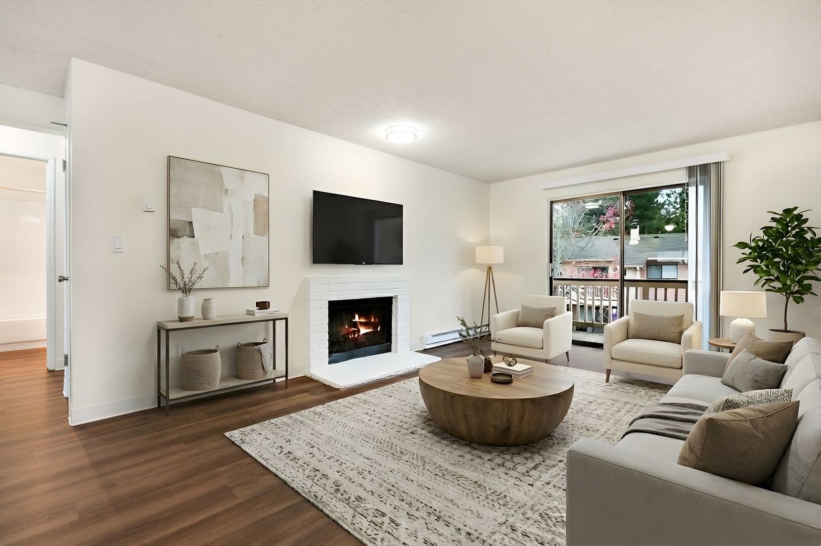 Everett Apartment: 702 W Casino Rd