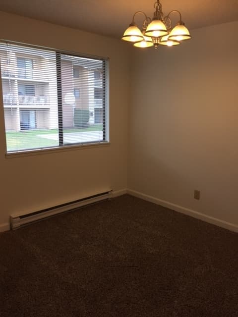 Everett Apartment: 702 W Casino Rd