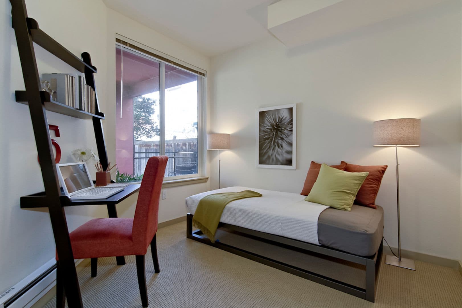Seattle Apartment: 1623 Bellevue Ave