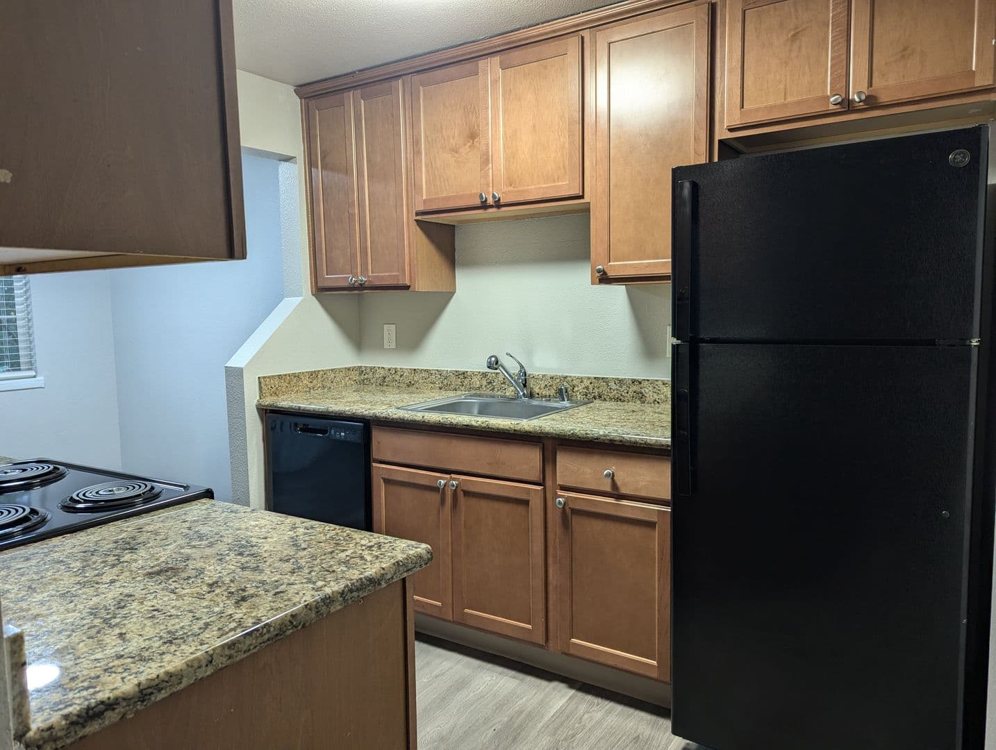 Kent Apartment: 9626 S 252nd St