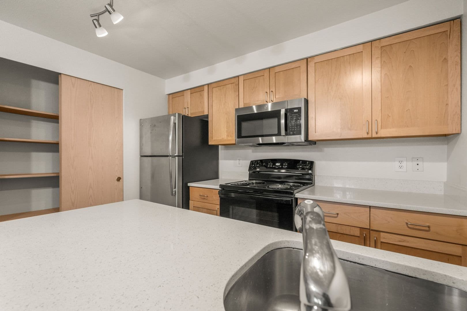 Tacoma Apartment: 10925 Park Ave S