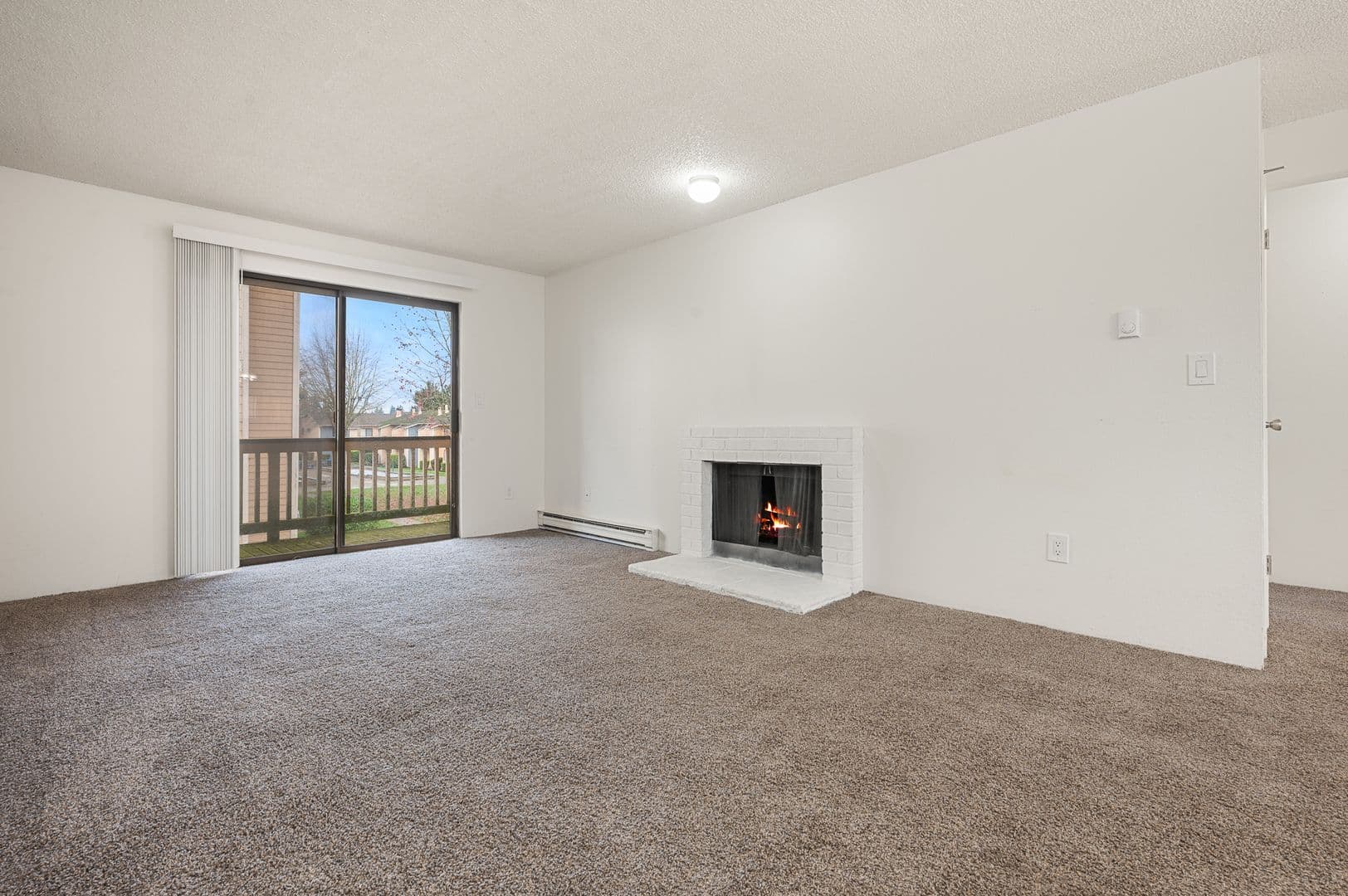 Everett Apartment: 702 W Casino Rd