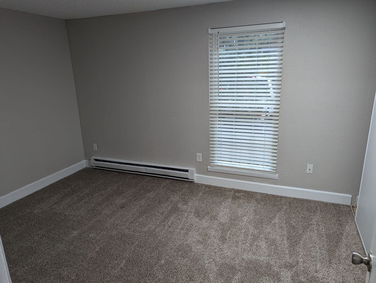 Kent Apartment: 9626 S 252nd St