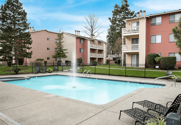 Everett Apartment: 702 W Casino Rd