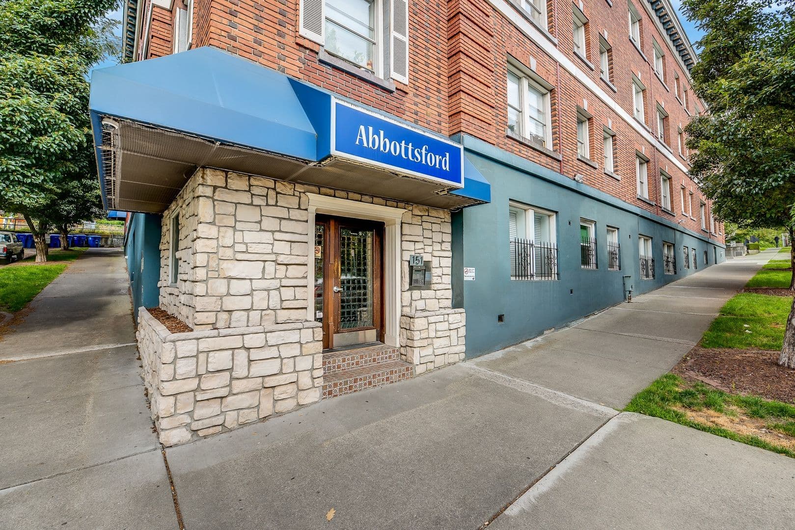 Seattle Apartment: 151 11th Ave