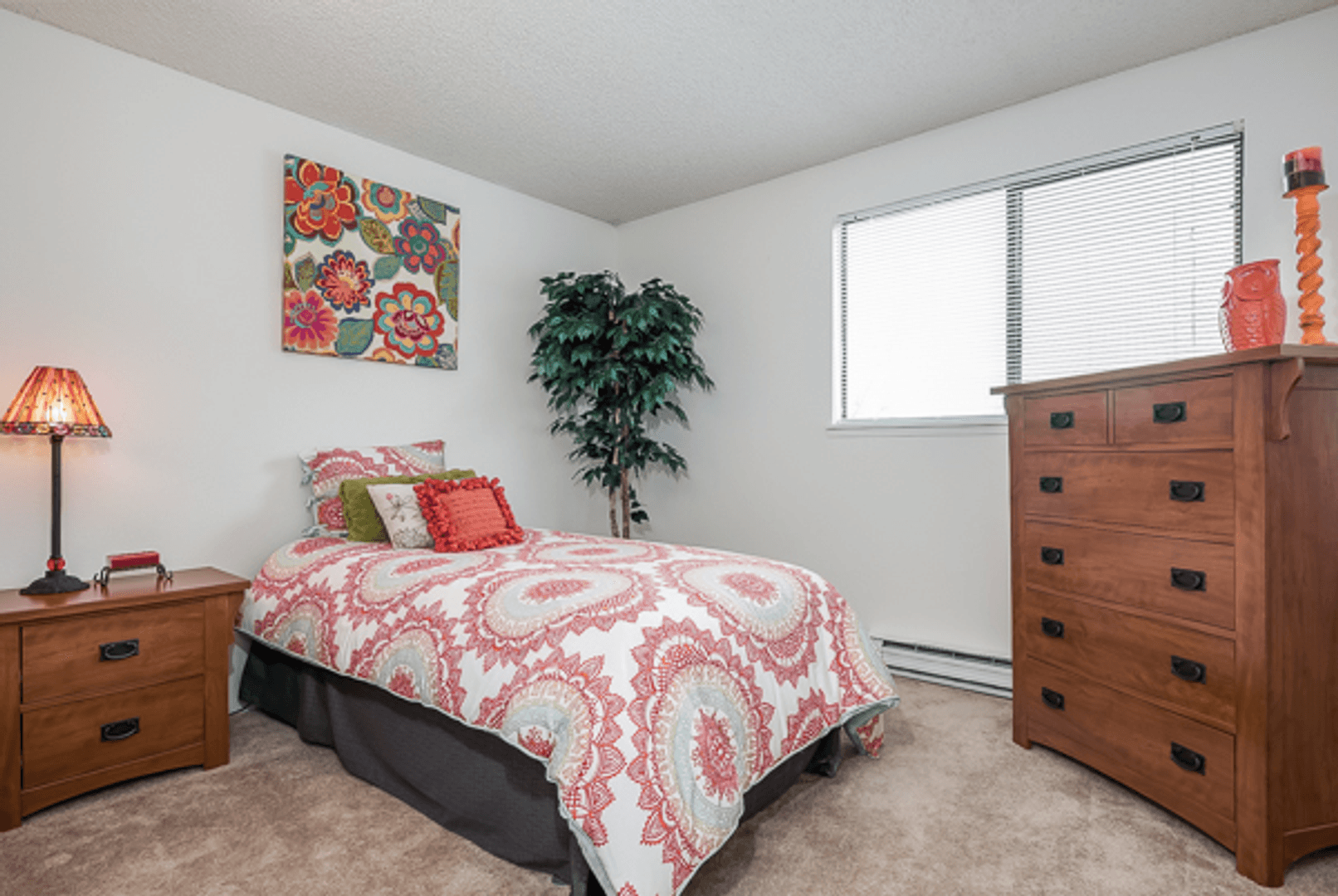 Everett Apartment: 702 W Casino Rd