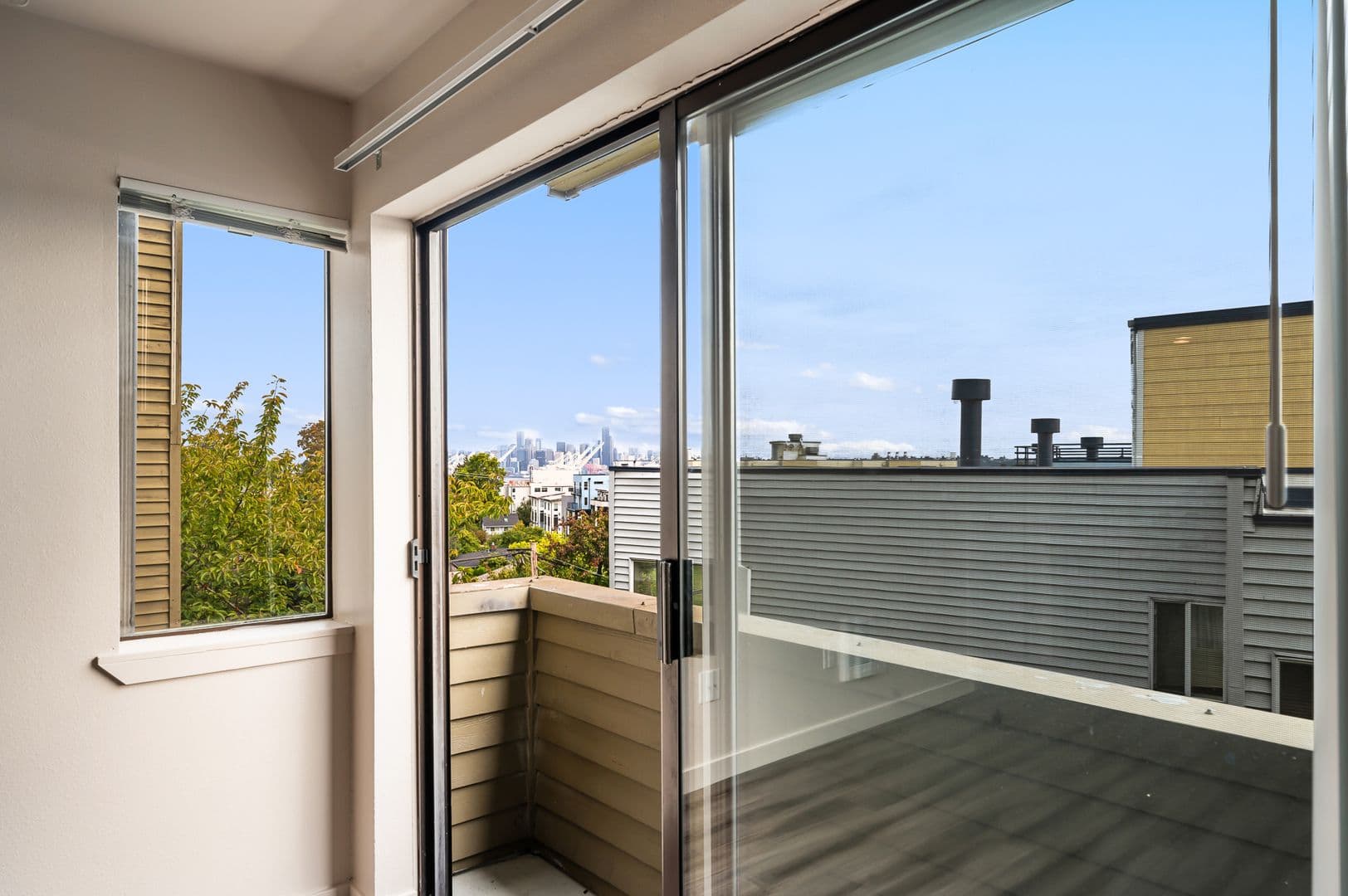 Seattle Apartment: 3236 SW Avalon Way