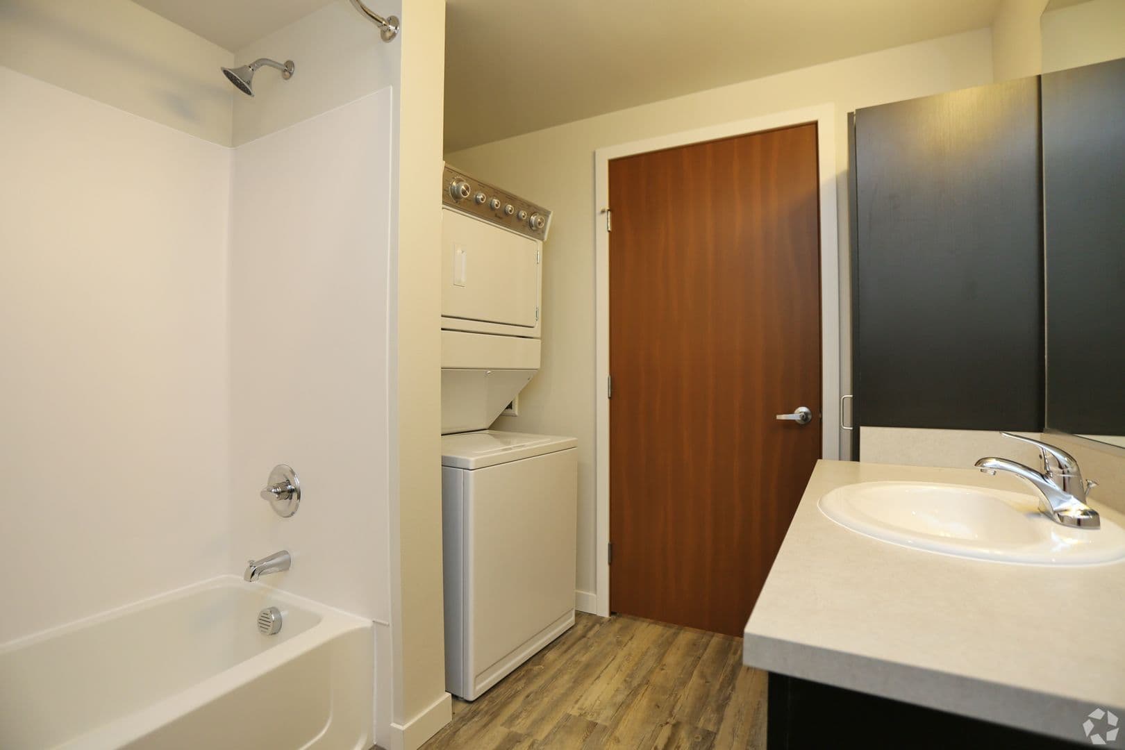Shoreline Apartment: 1795 NE 205th St