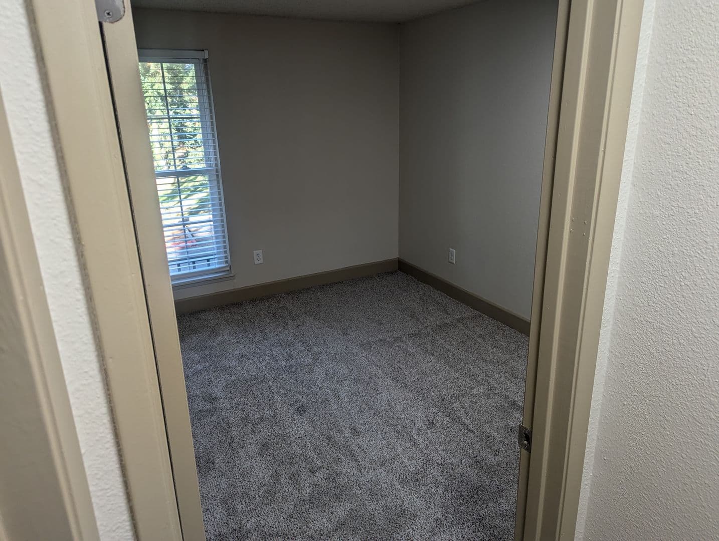 Kent Apartment: 9626 S 252nd St