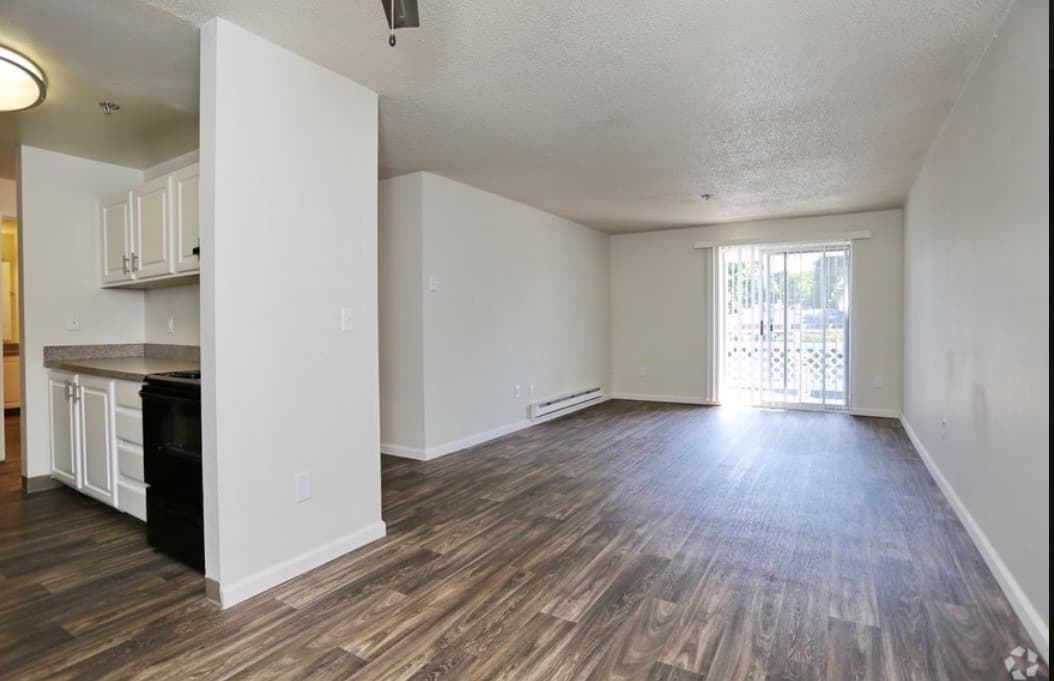 Everett Apartment: 1111 47th St SE