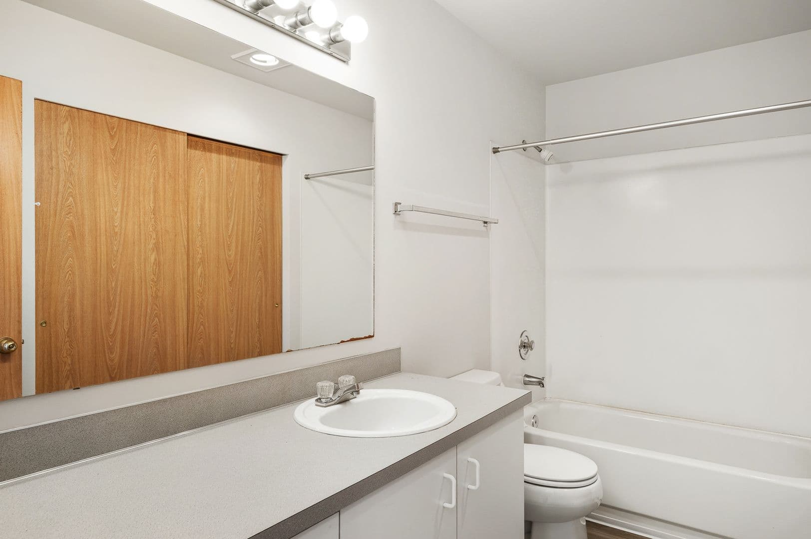 Seattle Apartment: 1828 12th Ave