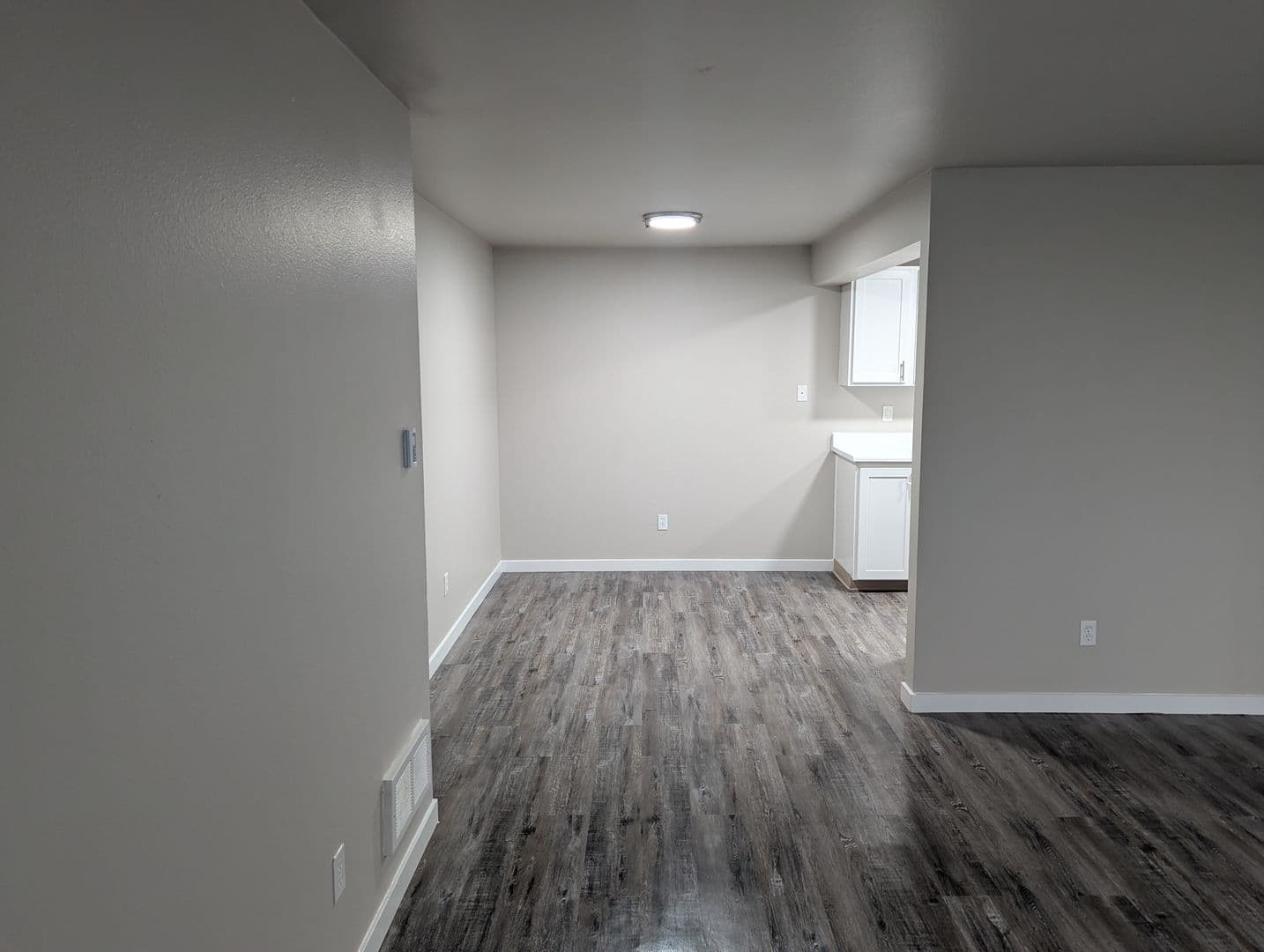 Kent Apartment: 9626 S 252nd St