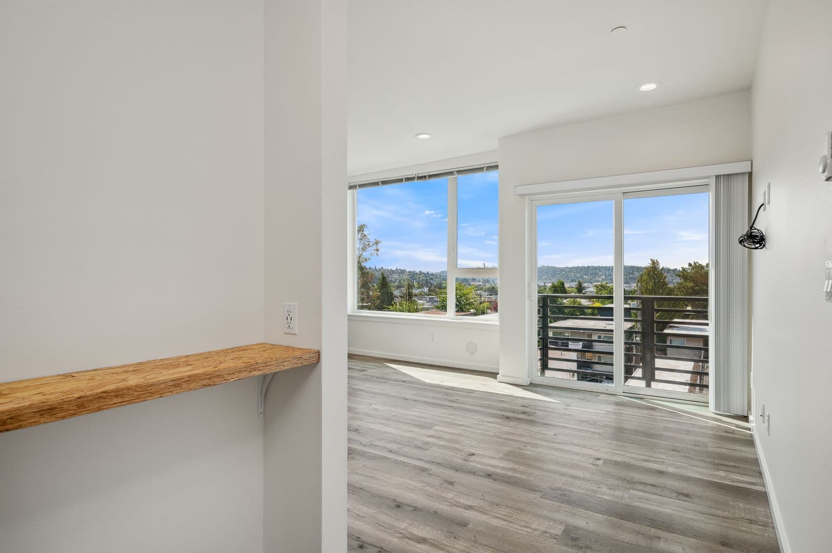 Seattle Apartment: 1427 NW 65th St
