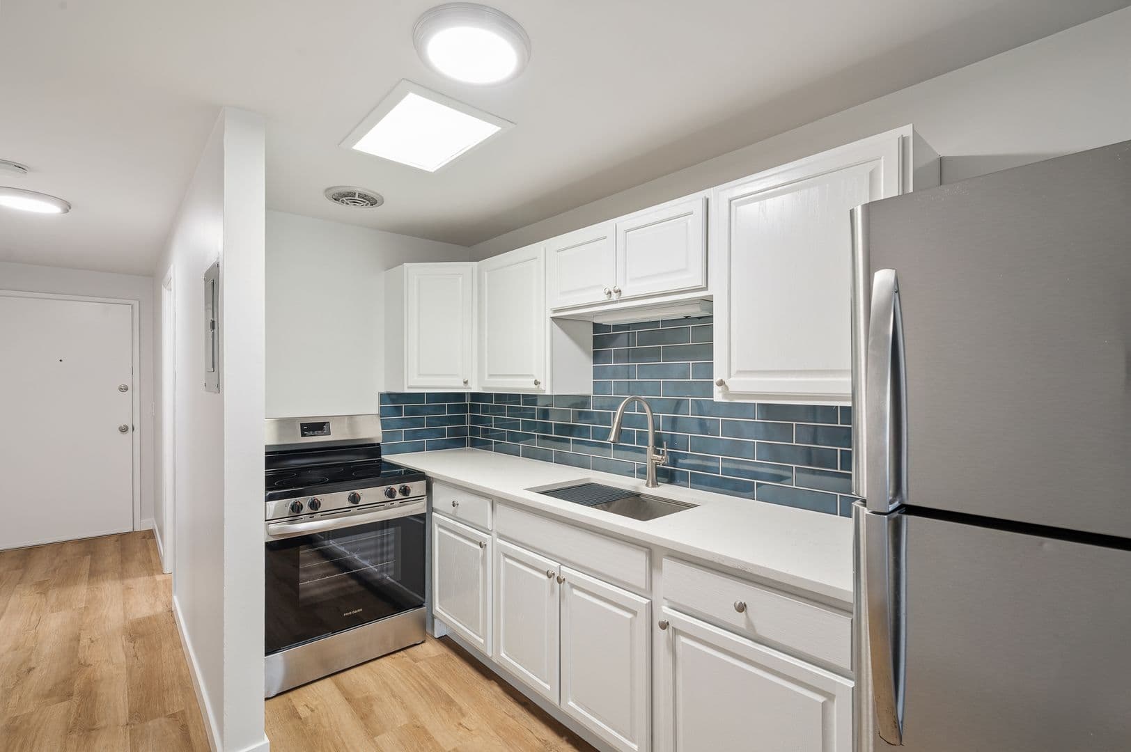 Burien Apartment: 255 SW 154th St