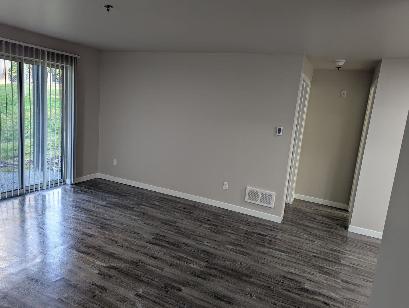 Kent Apartment: 9626 S 252nd St