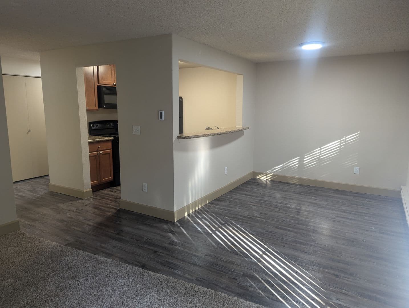 Kent Apartment: 9626 S 252nd St