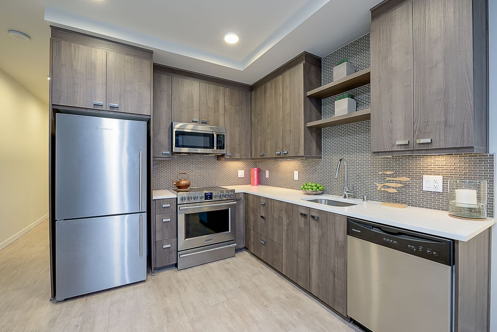 Bellevue Apartment: 88 102nd Ave NE