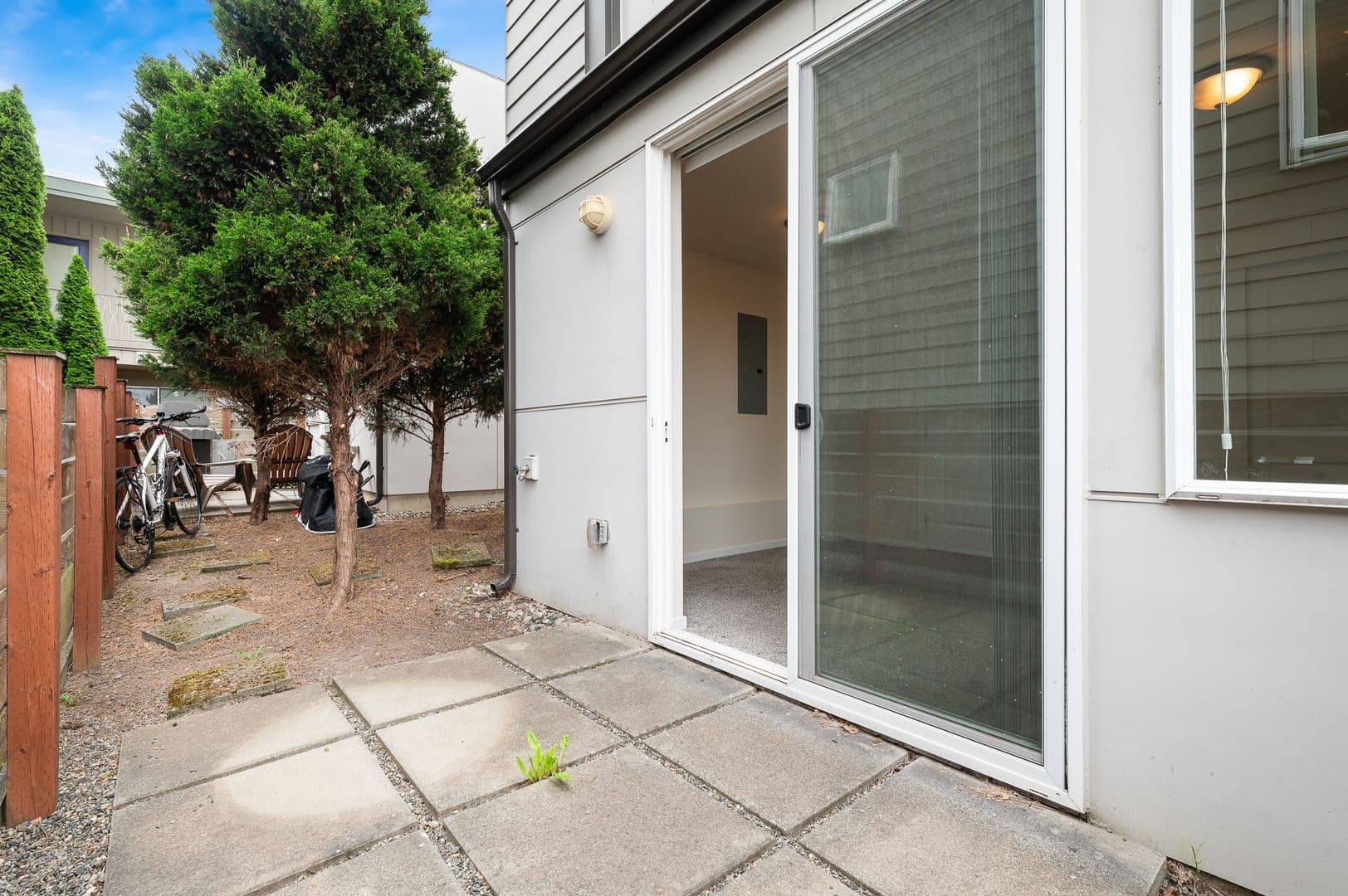 Seattle Townhome: 3025 and 3027 21st  Ave W