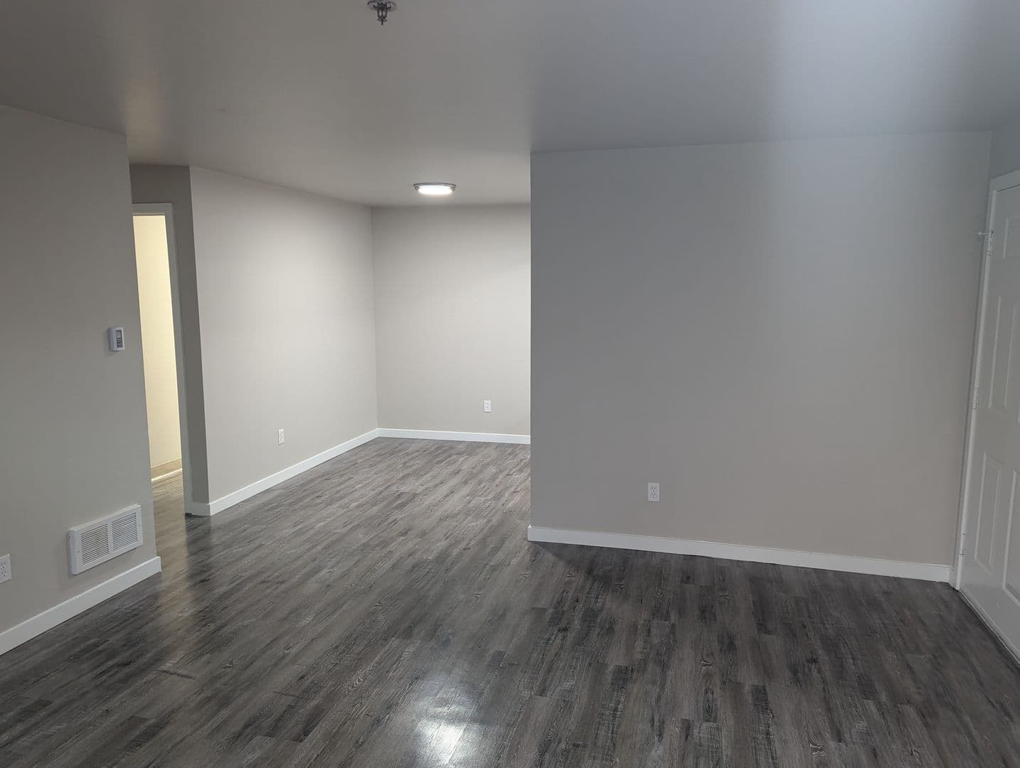 Kent Apartment: 9626 S 252nd St