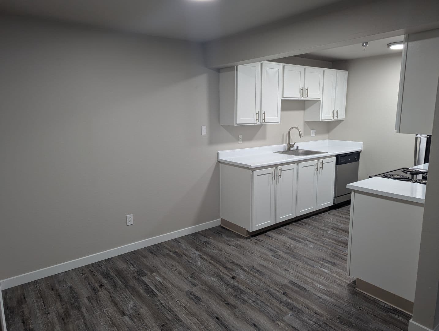 Kent Apartment: 9626 S 252nd St