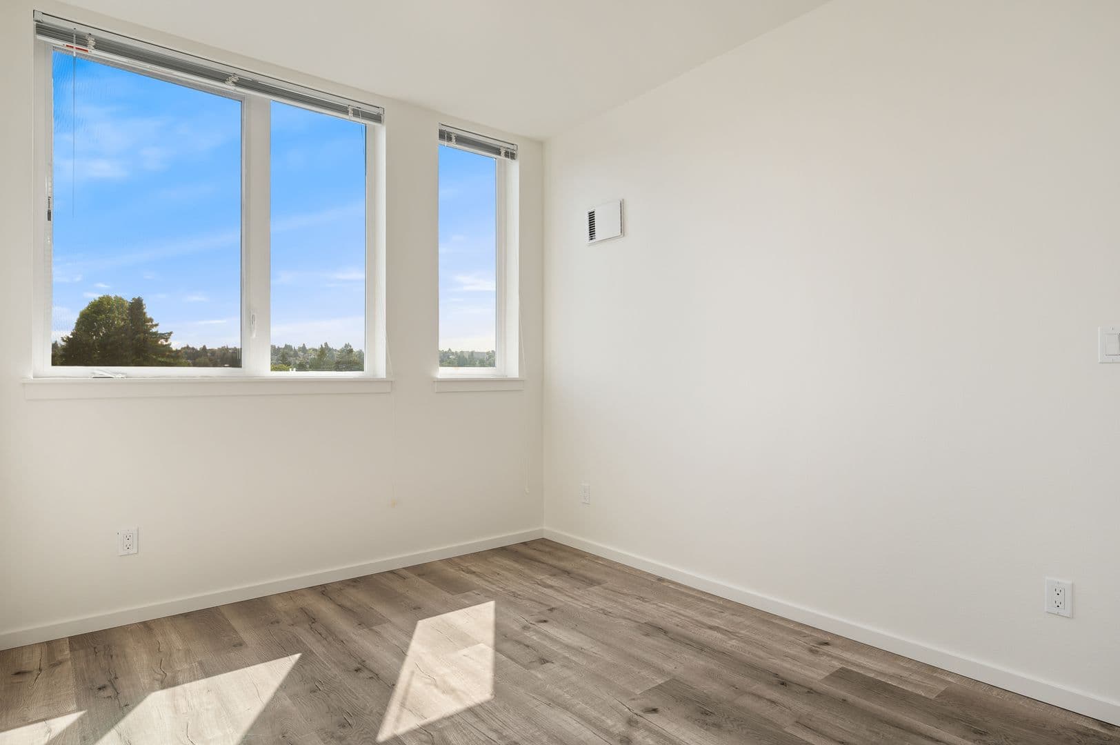Seattle Apartment: 1427 NW 65th St