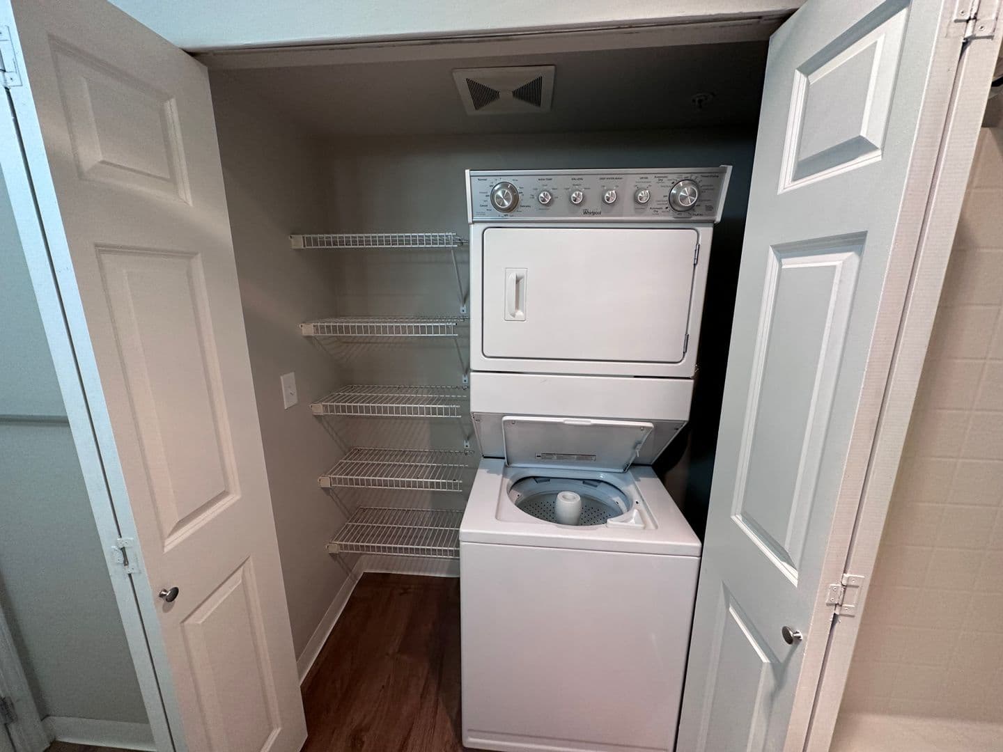 Seattle Apartment: 3233 SW Avalon Way