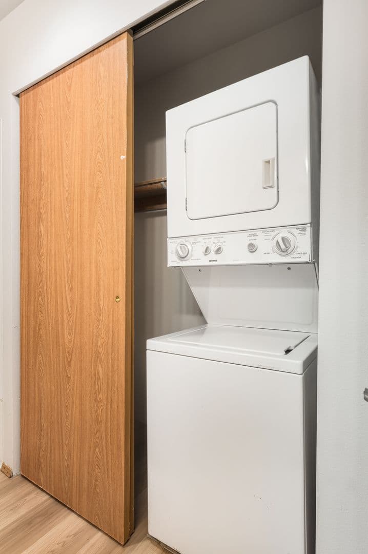 Seattle Apartment: 1828 12th Ave