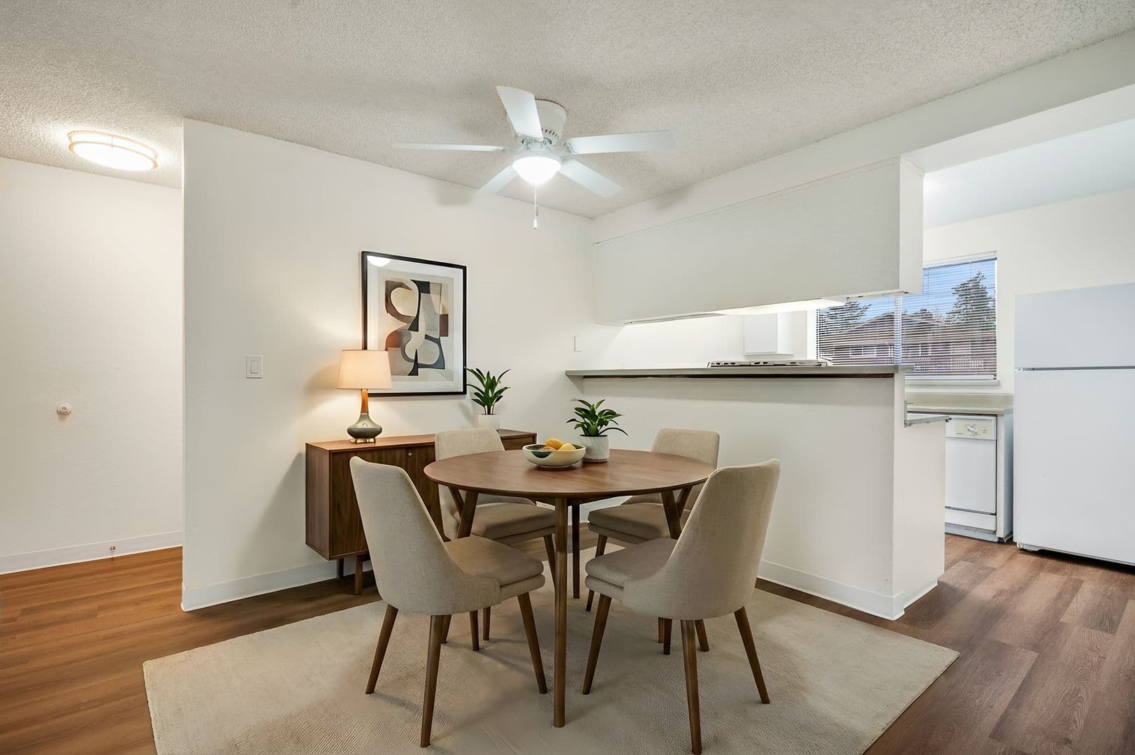 Everett Apartment: 702 W Casino Rd
