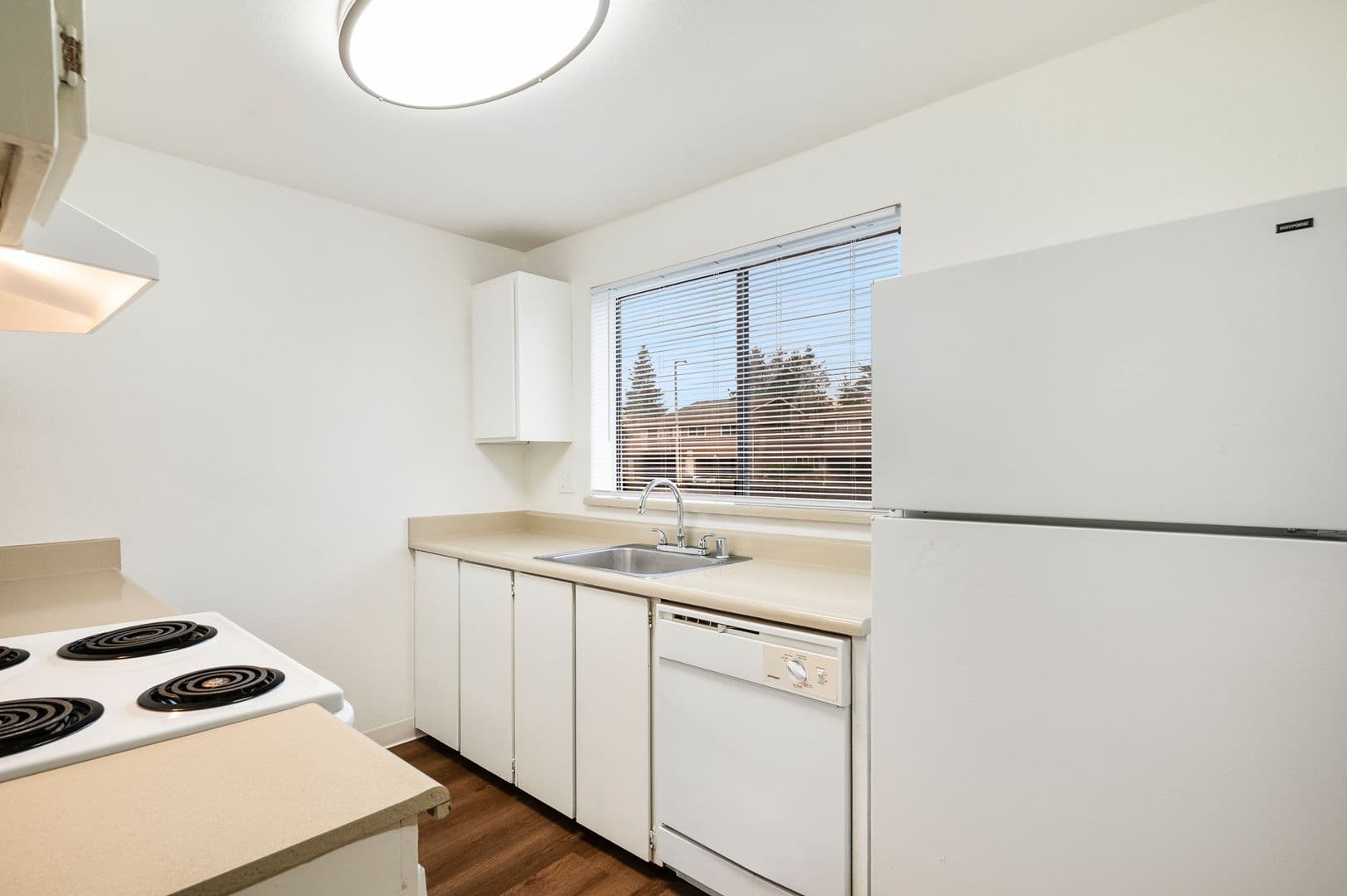 Everett Apartment: 702 W Casino Rd