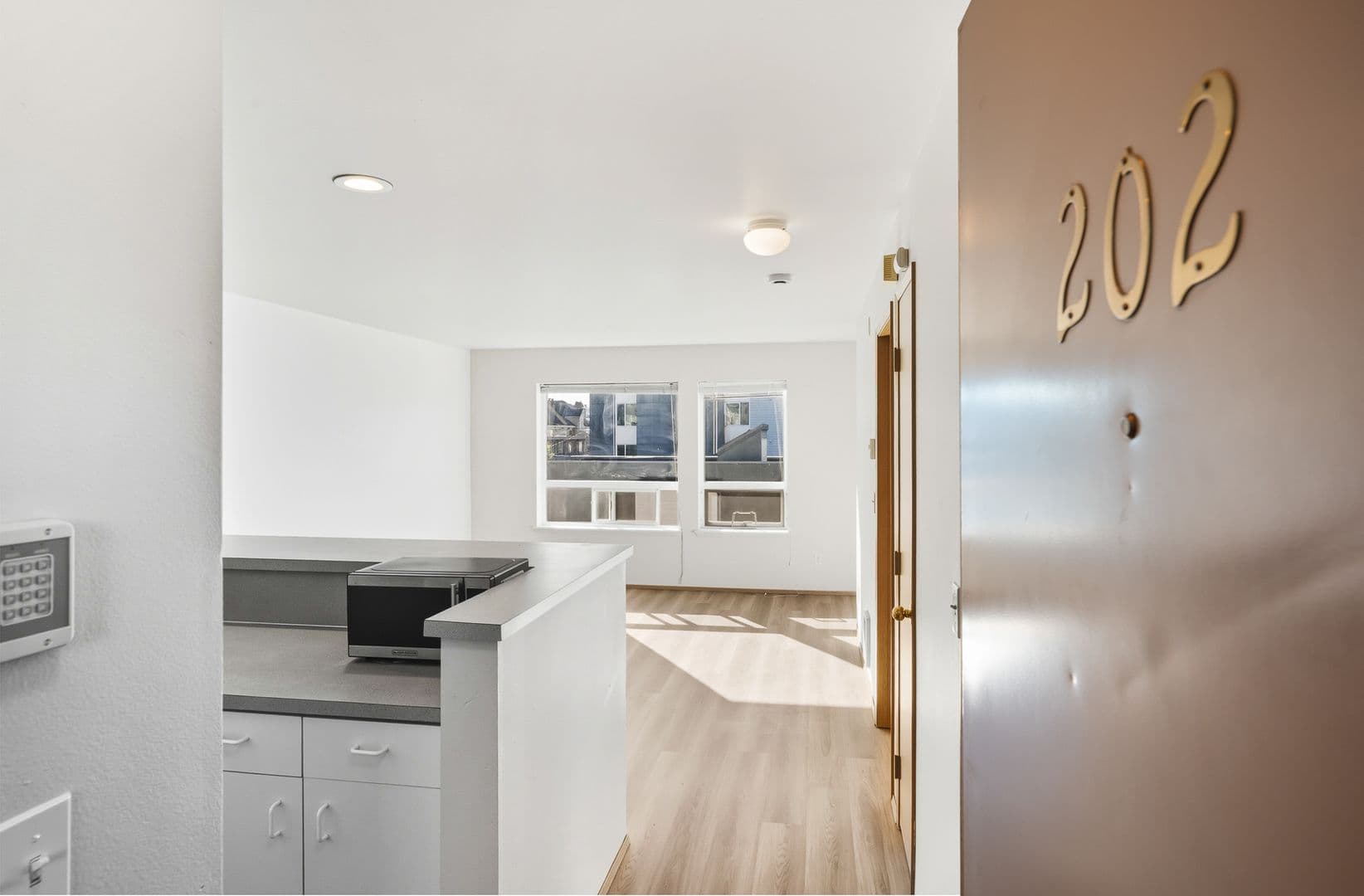 Seattle Apartment: 1828 12th Ave