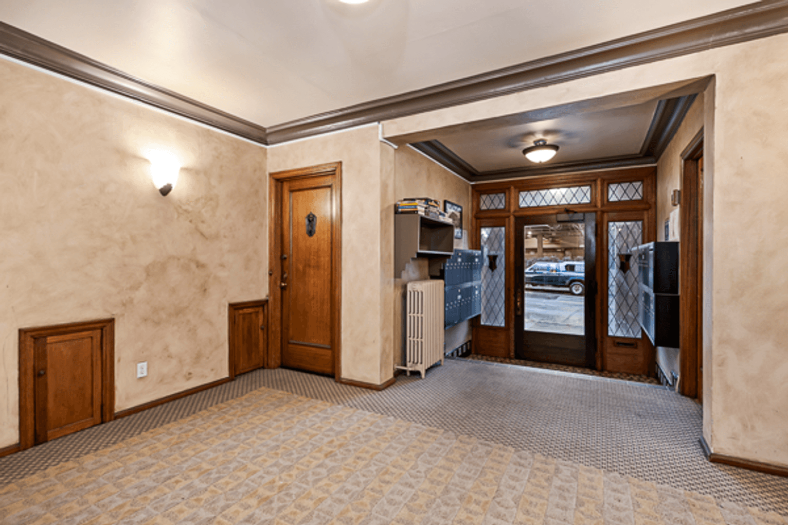 Seattle Apartment: 503 1st Ave W.