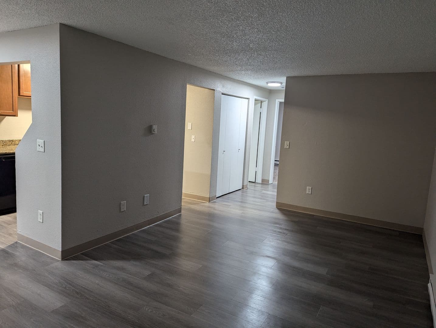 Kent Apartment: 9626 S 252nd St