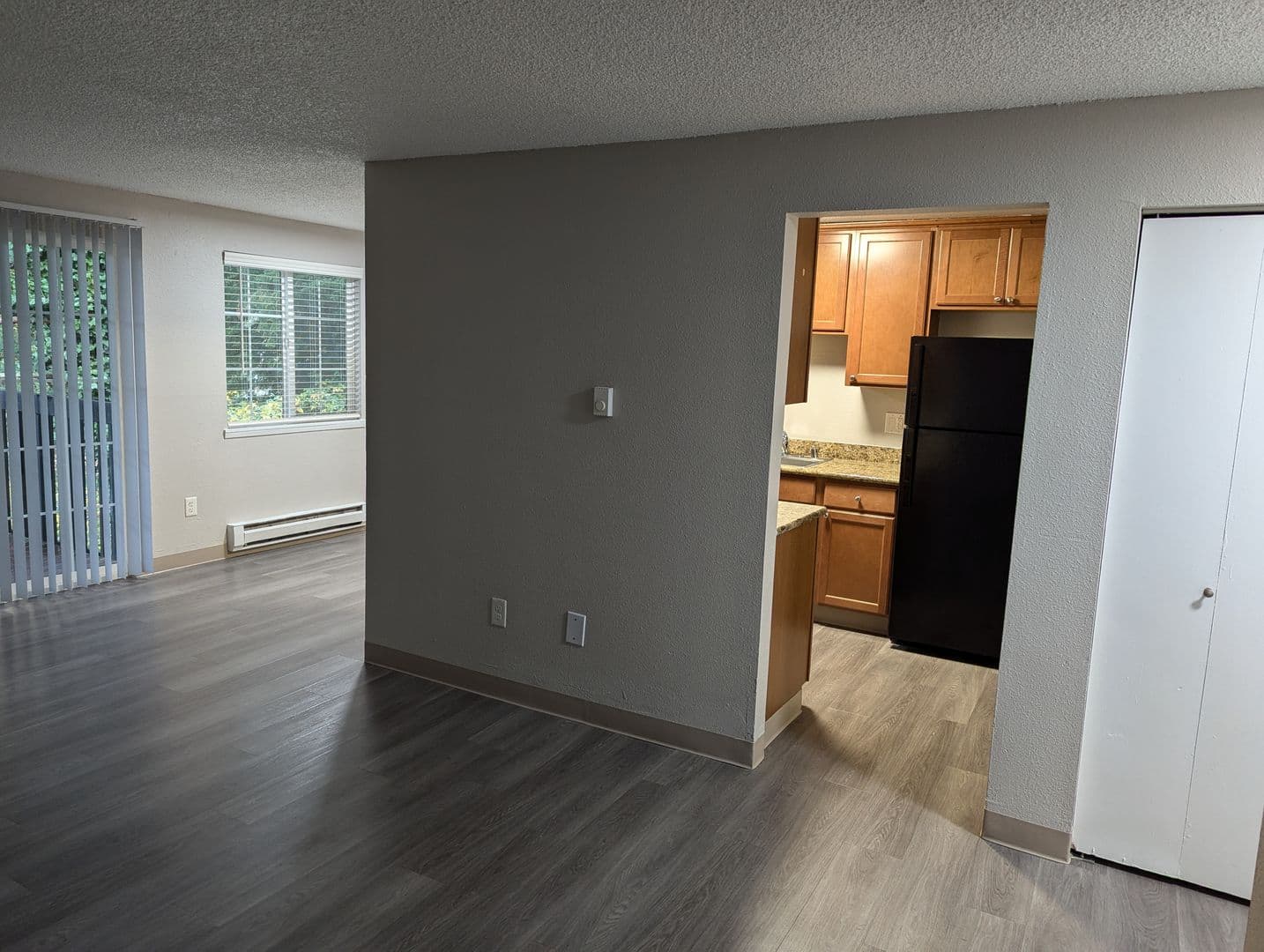 Kent Apartment: 9626 S 252nd St