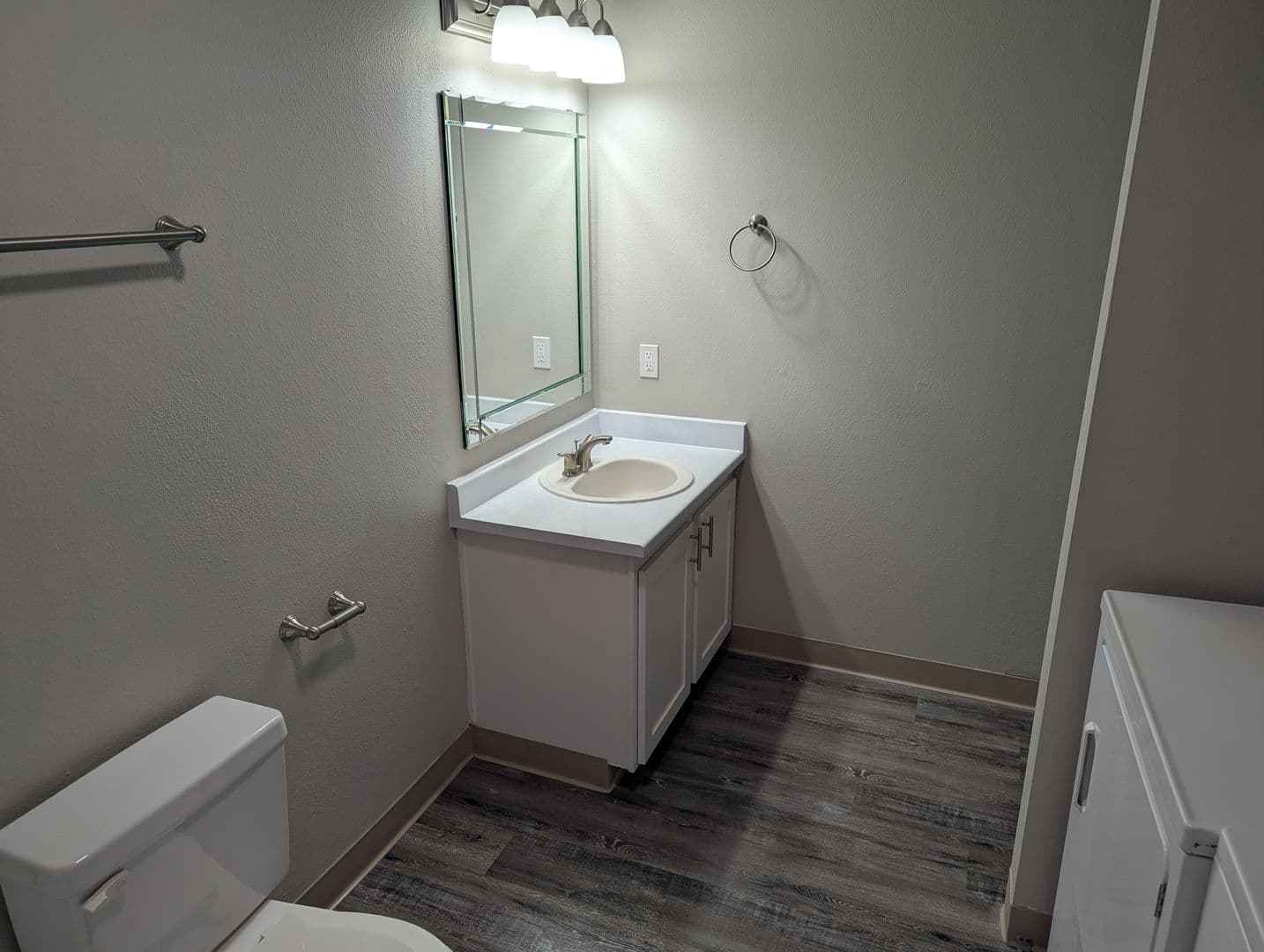 Kent Apartment: 9626 S 252nd St