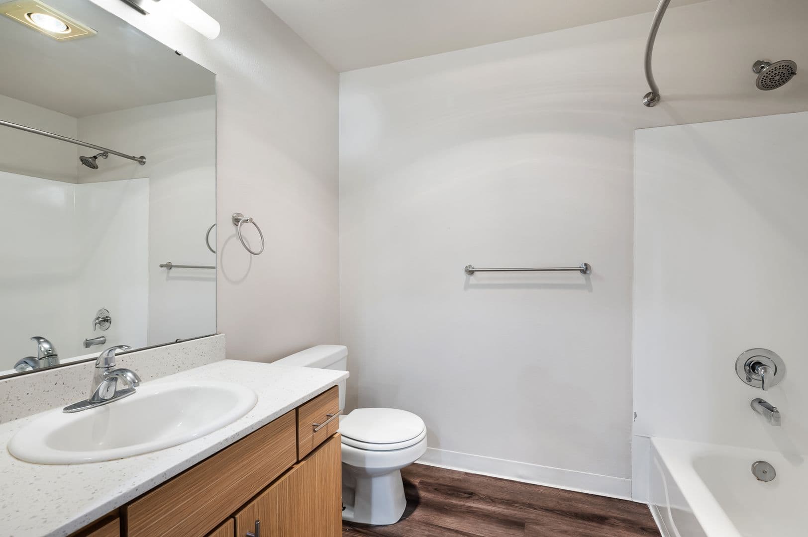 Seattle Apartment: 3236 SW Avalon Way