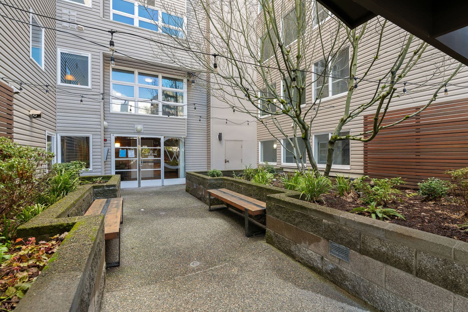 Seattle Apartment: 3233 SW Avalon Way